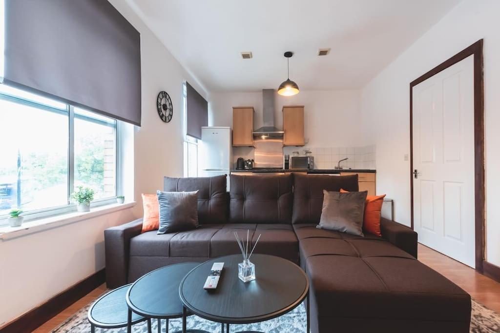 Noir - 2 Bedroom Flat - Sleeps 5 With Parking Southampton Exterior photo