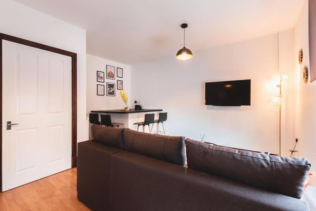 Noir - 2 Bedroom Flat - Sleeps 5 With Parking Southampton Exterior photo